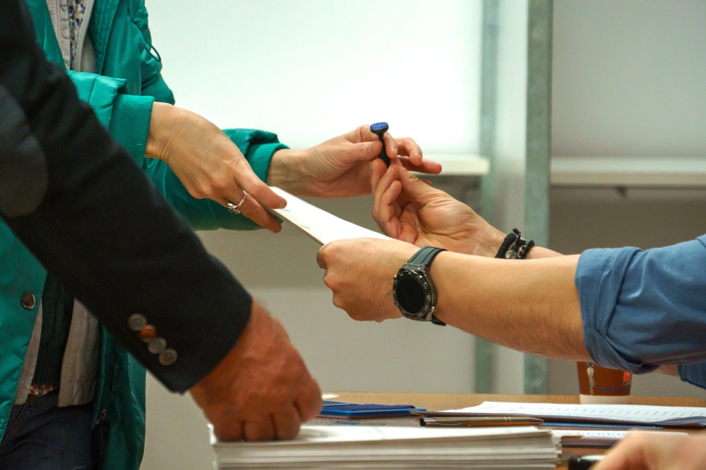 AUR, întâlniri cu reprezentanții MAE, MAI și AEP. Partidul susține că vrea să prevină fraudarea votului, în special în diaspora