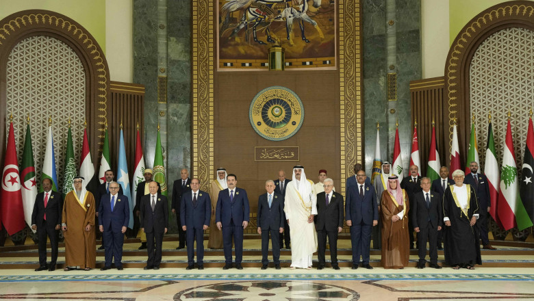 GALERIE FOTO  Liderii arabi solicită încetarea războiului din Gaza și cer ajutorul lui Donald Trump pentru un armistițiu. Israelul, acuzat de genocid