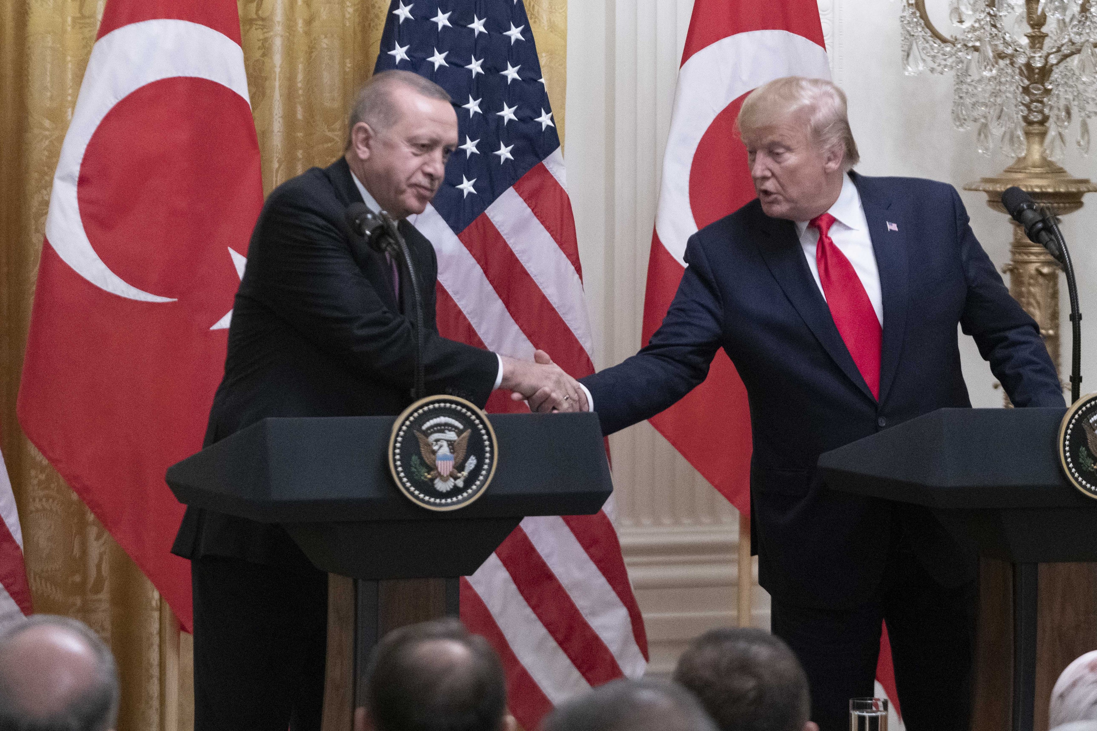 Trump caută soluții să-l forțeze pe Putin să-și retragă armata din Ucraina. Ce propunere i-a făcut lui Erdogan