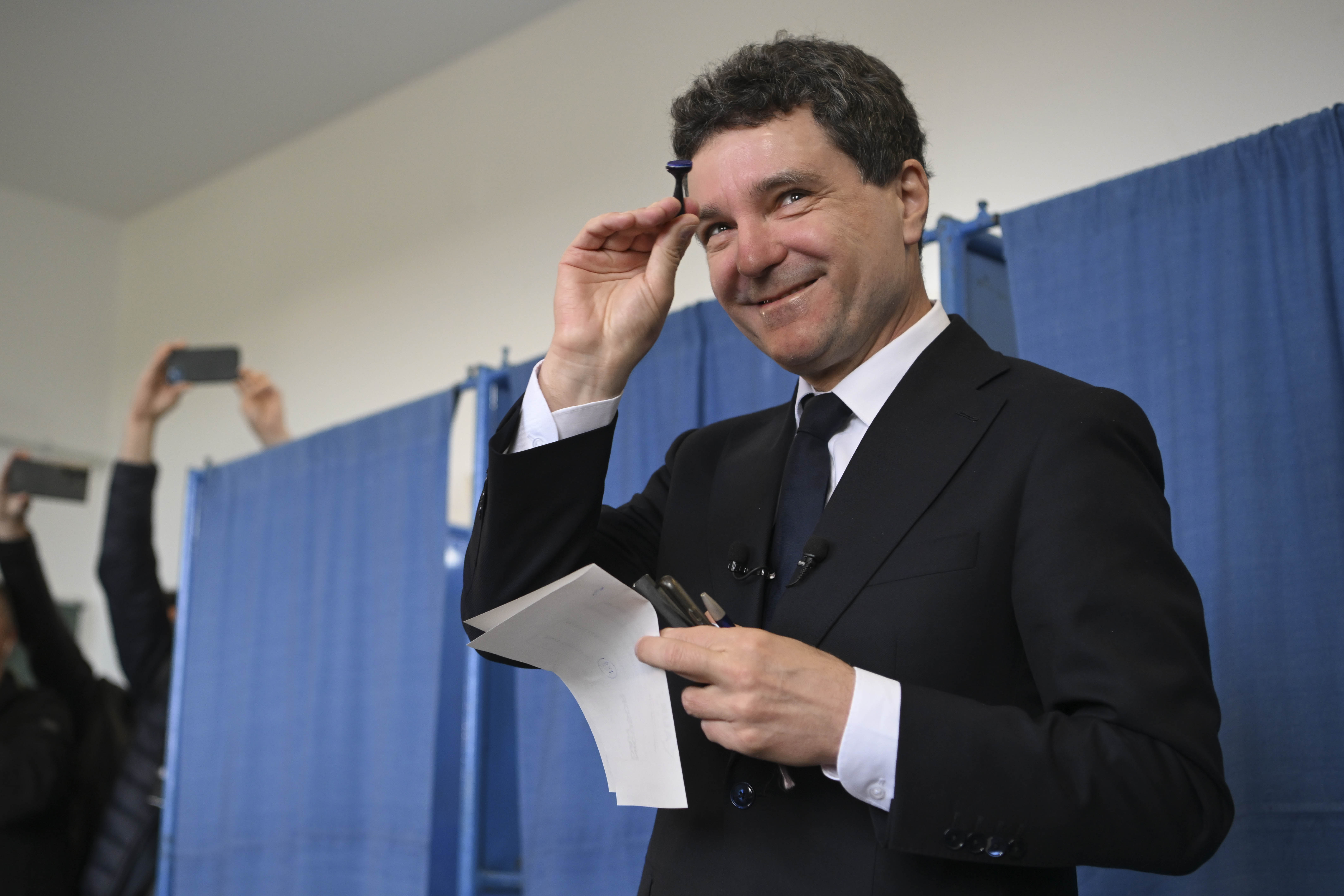 Liderii lumii îl felicită pe Nicușor Dan pentru victoria în alegeri