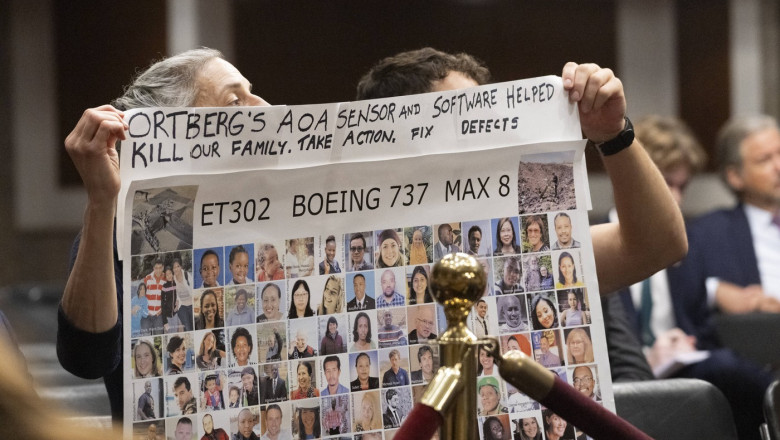Dosarul Boeing 737 MAX: familiile victimelor din cele două dezastre aviatice se opun acordului care scapă compania de urmărirea penală