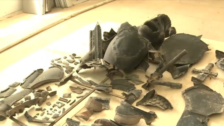 VIDEO  Soldat medieval, „căzut” la datorie. O statuetă veche de sute de ani a fost distrusă din greșeală de muncitori