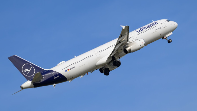 Un avion Lufthansa a zburat fără pilot, după ce comandatul a fost blocat în afara cockpitului, iar copilotul a leșinat. Raport oficial