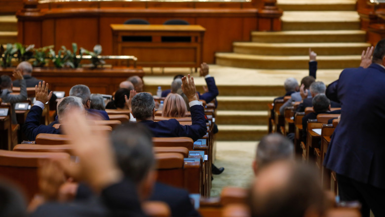 Care este procedura pentru numirea primului ministru în România? Ce se întâmplă dacă un candidat propus nu primește votul de încredere