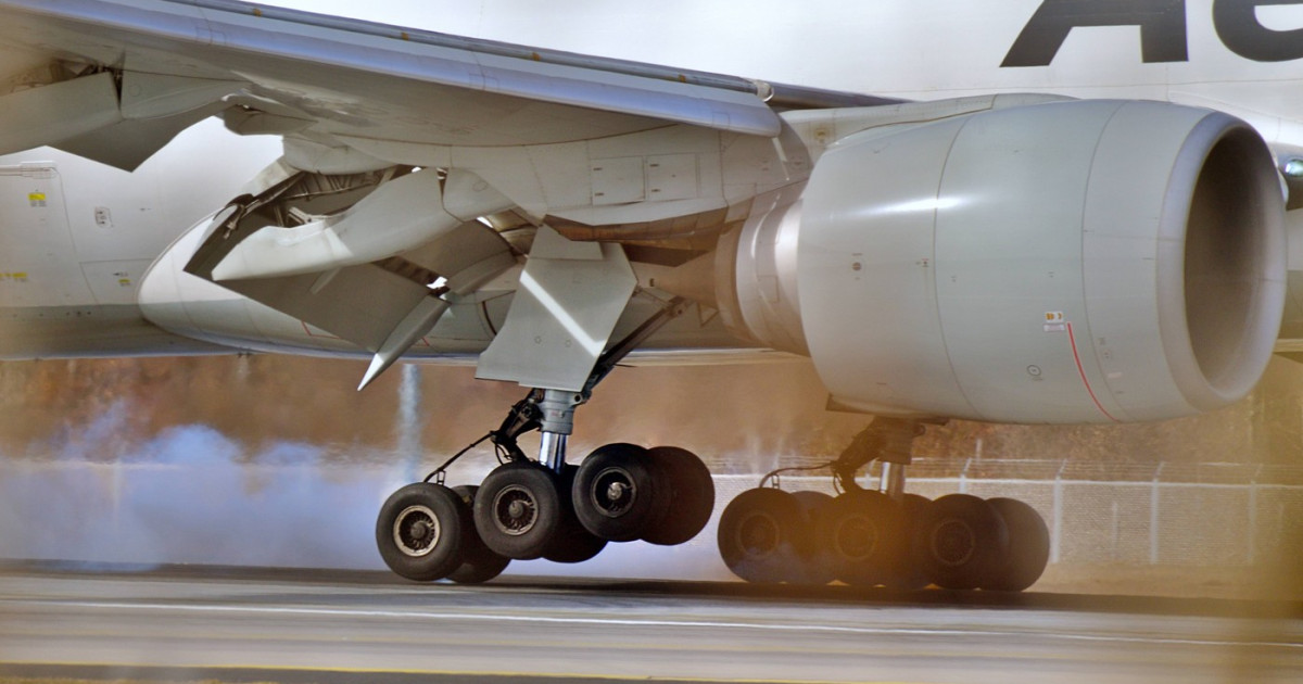 Polonia confiscă 5 tone de anvelope pentru avioane Boeing destinat Rusiei