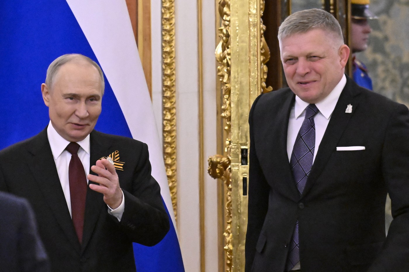 Parlamentul slovac îi cere guvernului condus de Robert Fico să nu mai susțină sancțiunile UE împotriva Rusiei