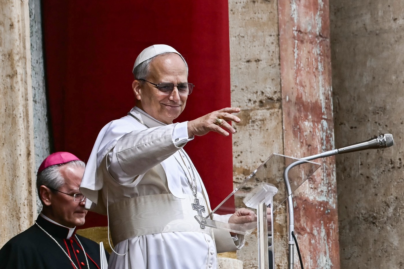 Papa Leon al XIV-lea, apel pentru liderii lumii în prima sa rugăciune de duminică la Vatican: Gata cu războiul
