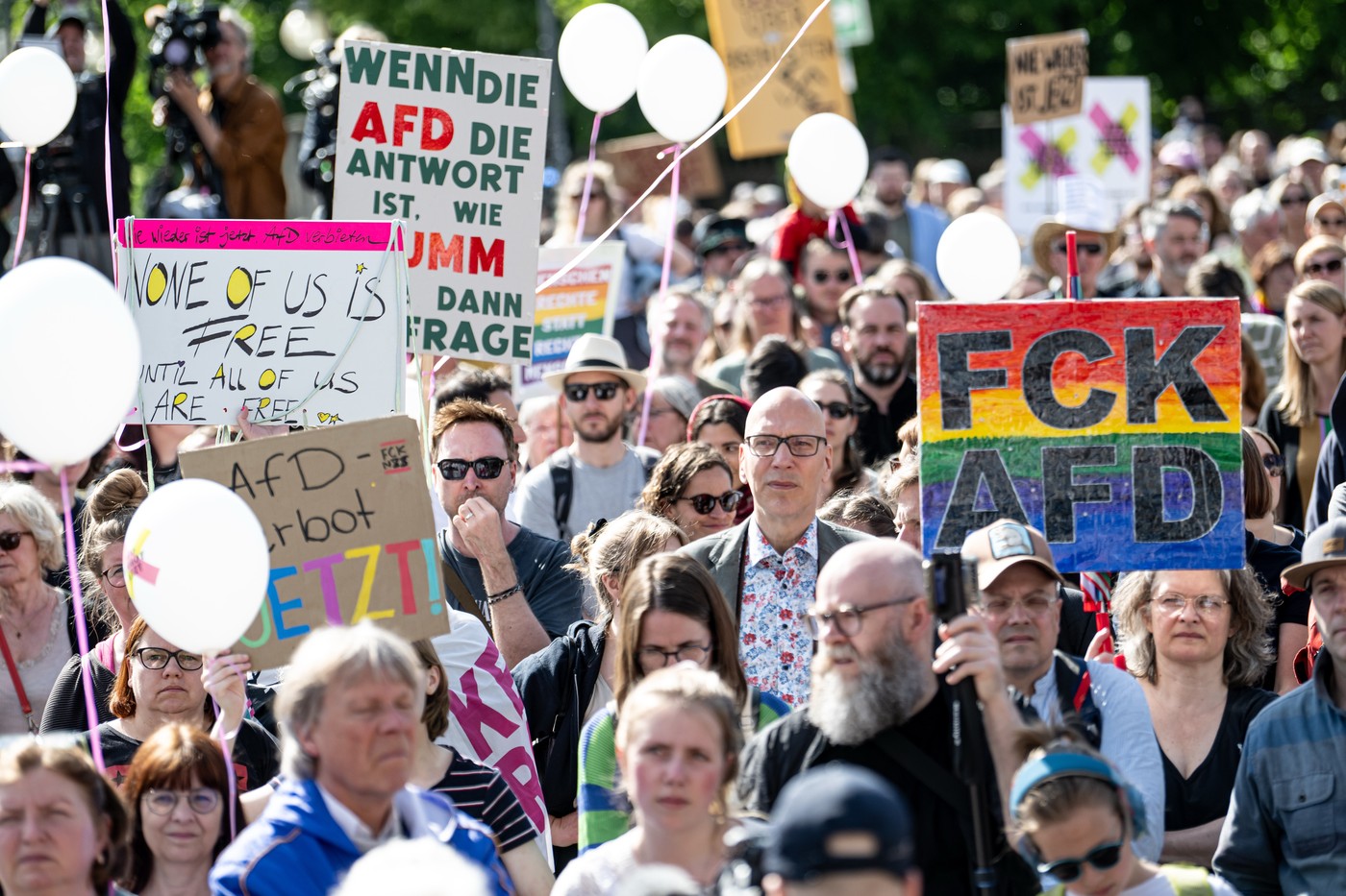 Mii de persoane au demonstrat în Germania pentru a cere interzicerea AfD