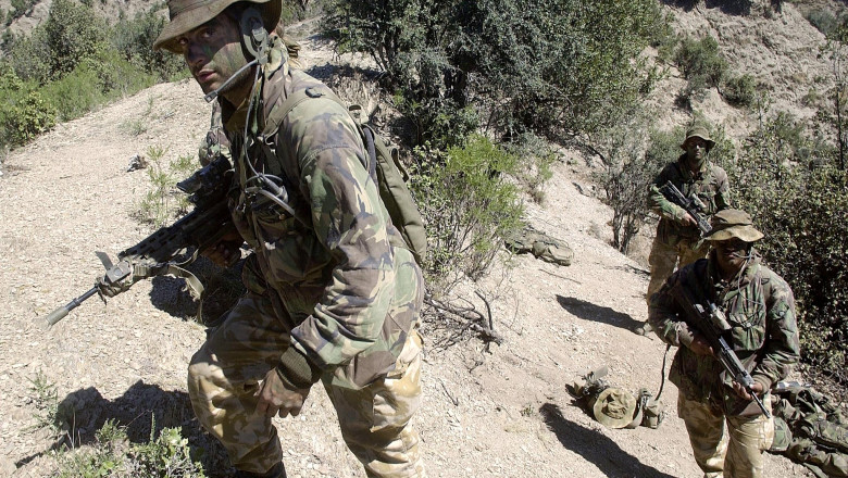 „Copii legați de mâini și împușcați”. Mărturii în premieră despre crimele de război comise de militari din trupele speciale britanice