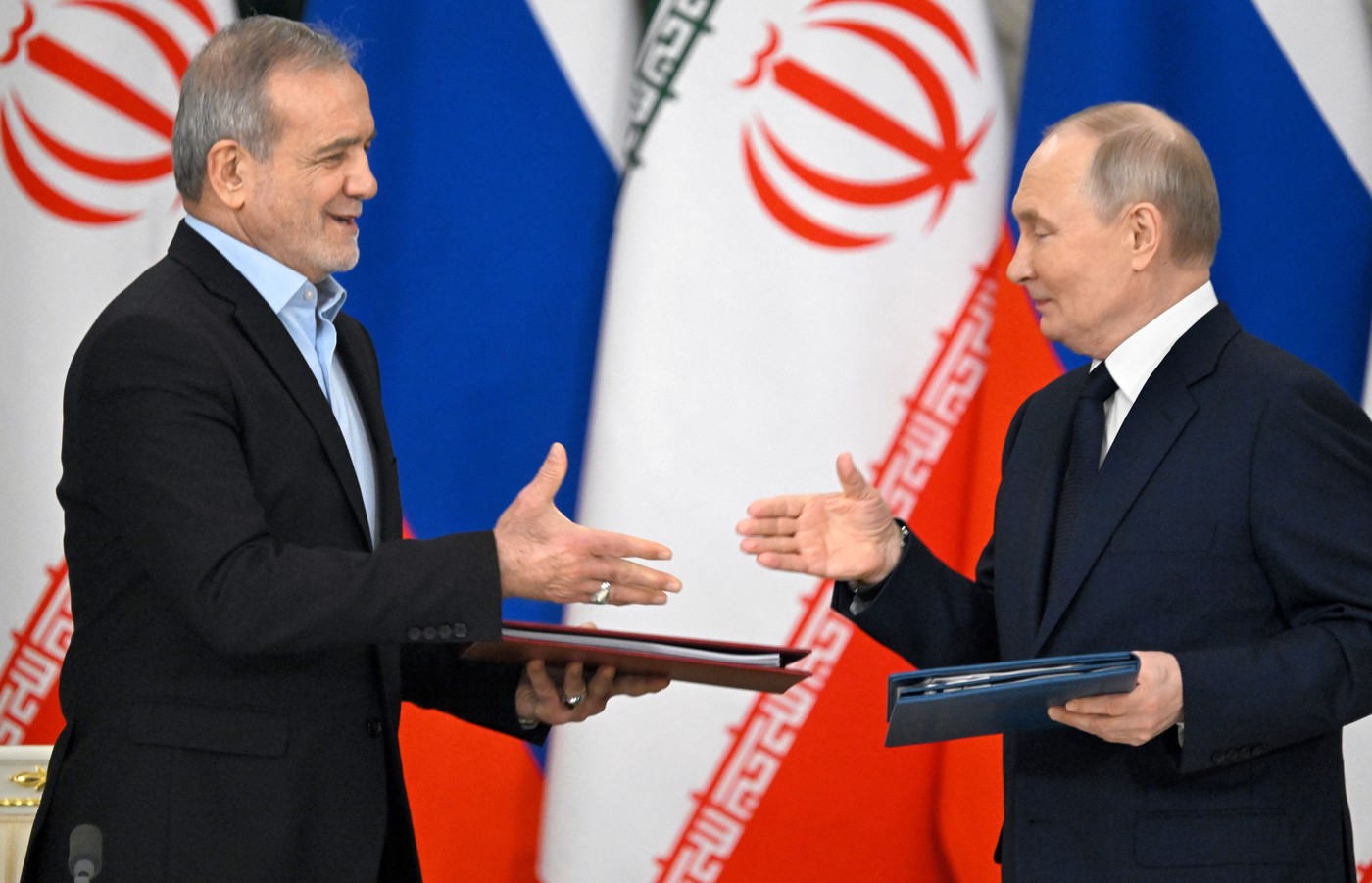 Rusia trimite 13 tone de ajutoare umanitare în Iran. Ce țară a intermediat sprijinul aprobat de Putin