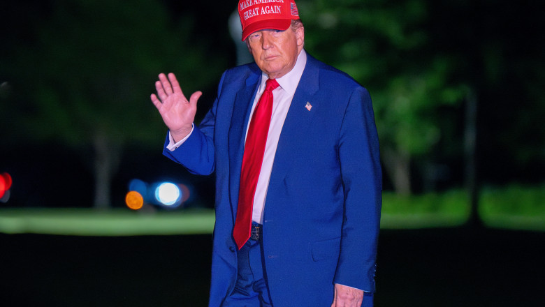 Cumpărătorii criptomonedei $TRUMP plătesc milioane de dolari pentru şansa de a lua cina cu preşedintele Donald Trump