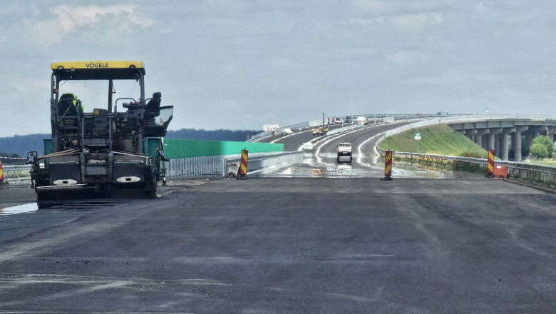 Lucrările la lotul 3 al Autostrăzii A0 Sud sunt realizate în proporţie de peste 90%. Când va fi dat în circulație