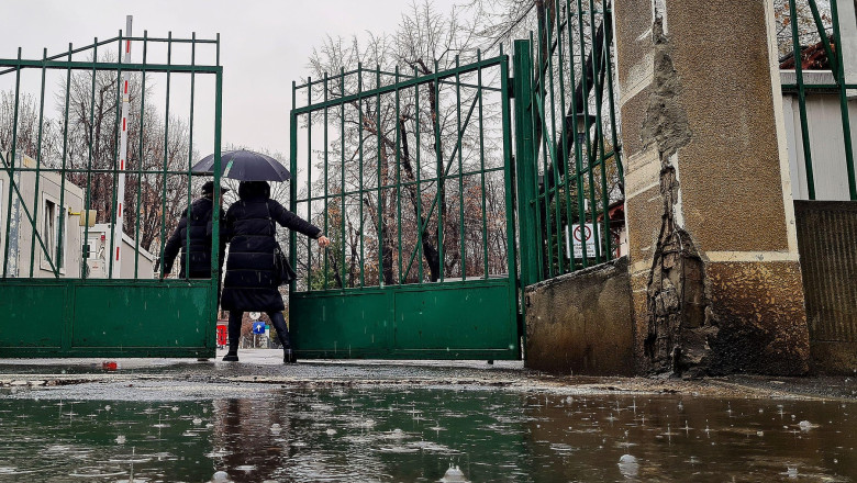 HARTĂ Ploi torențiale și vijelii în mai multe județe din țară, inclusiv în Capitală. Meteorologii au emis cod portocaliu