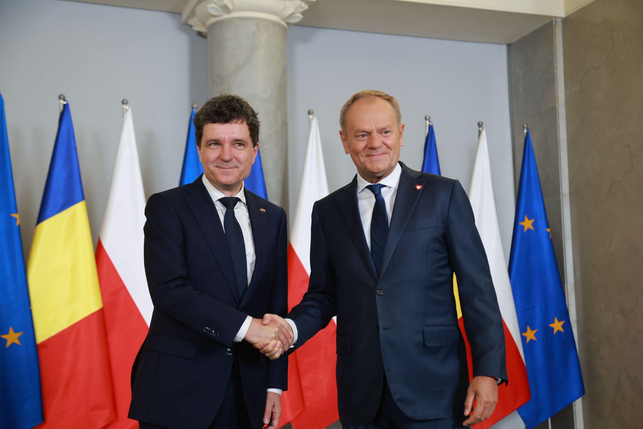 Prima deplasare externă a președintelui ales. Nicușor Dan s-a întâlnit cu premierul polonez Donald Tusk la Varșovia