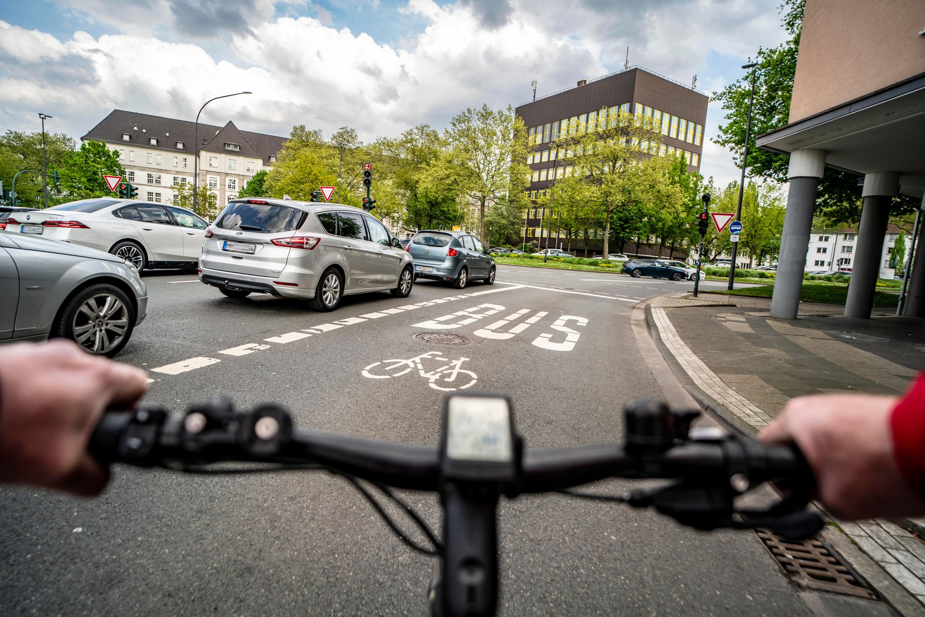 Capitala României, la coada clasamentului privind pistele de biciclete și străzile școlare. Cât de afectată e siguranța elevilor