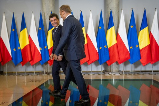 Nicușor Dan a fost întâmpinat la sediul guvernului de la Varșovia de premierul polonez Donald Tusk