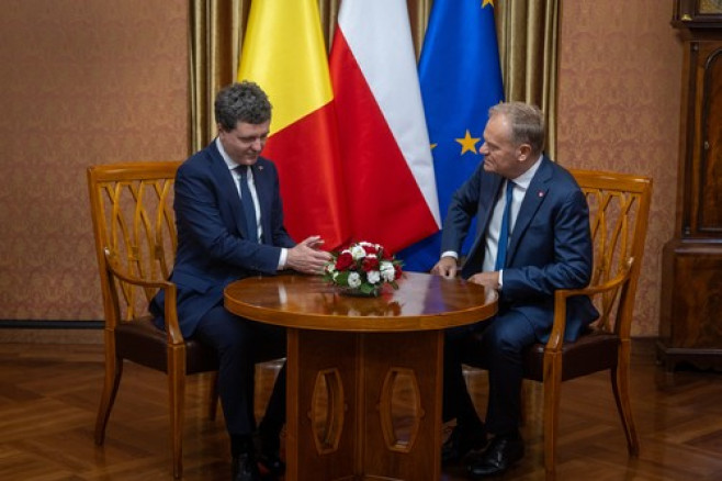 Nicușor Dan a fost întâmpinat la sediul guvernului de la Varșovia de premierul polonez Donald Tusk