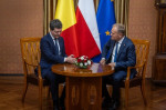 Nicușor Dan a fost întâmpinat la sediul guvernului de la Varșovia de premierul polonez Donald Tusk