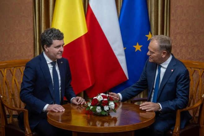 Nicușor Dan a fost întâmpinat la sediul guvernului de la Varșovia de premierul polonez Donald Tusk