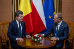 Nicușor Dan a fost întâmpinat la sediul guvernului de la Varșovia de premierul polonez Donald Tusk