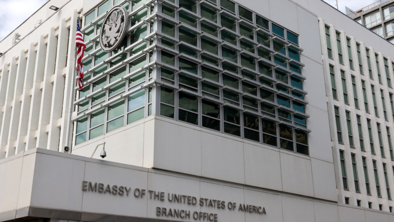 Bărbat arestat la New York, după ce a încercat să atace cu cocktailuri Molotov ambasada SUA din Tel Aviv