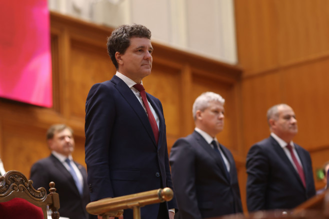 https://s.iw.ro/gateway/g/ZmlsZVNvdXJjZT1odHRwJTNBJTJGJTJG/c3RvcmFnZTA4dHJhbnNjb2Rlci5yY3Mt/cmRzLnJvJTJGc3RvcmFnZSUyRjIwMjUl/MkYwNSUyRjI2JTJGMjI2Nzc5Nl8yMjY3/Nzk2XzIwMjUtMDUtMjYtMTk1OC0xLmpw/ZyZ3PTY1OCZoYXNoPWZlNGRjNWQ4YzZjZmExZDI0MDdmNmZiZWUyYzY2Y2Zl.thumb.jpg