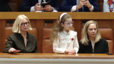 Aheea Dan, fiica lui Nicușor Dan. Foto- captură video