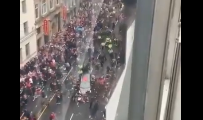 VIDEO&FOTO. O mașină a intrat în mulțime la Liverpool. Cine este șoferul