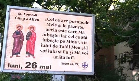 „Un marketing de Doamne ajută”. Credința a ajuns în era digitală. Orașul în care oamenii pot citi la semafor versete din Biblie