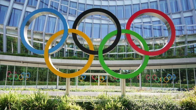 Rusia nu poate participa în sporturile pe echipe la JO 2026, anunță Comitetul Internaţional Olimpic