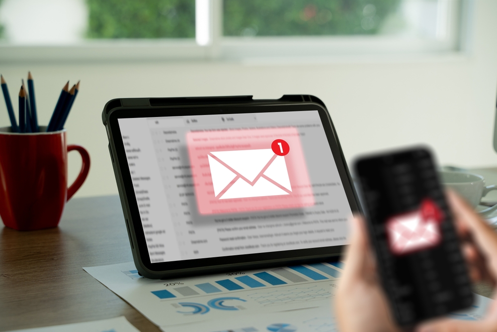 Un nou val de atacuri la nivelul spațiului cibernetic național, semnalat de DNSC. Cum se pot feri românii