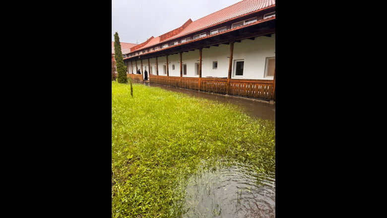 camin de batrani suceava inundatii