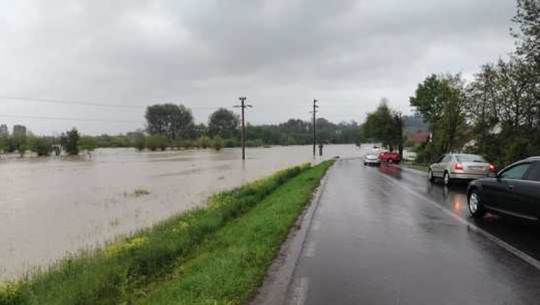 Alertă hidrologică: cod galben privind viituri rapide şi posibile inundaţii locale, în zece judeţe