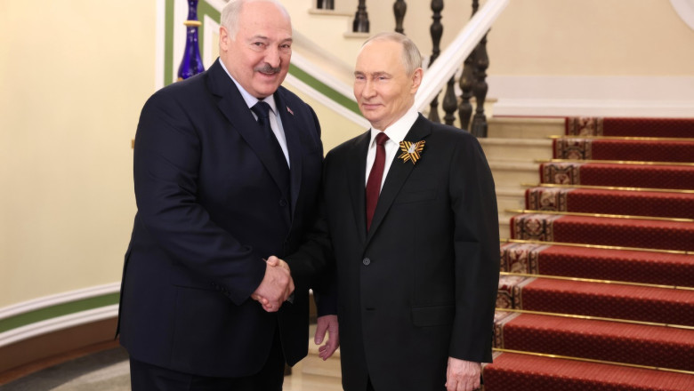 Aleksandr Lukaşenko își îndeamnă fermierii să cultive mai mulţi cartofi pentru a hrăni Rusia. „Trebuie să îi ajutăm pe fraţii noștri”