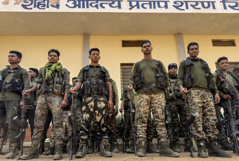 soldați-india-insurgență-maoiști