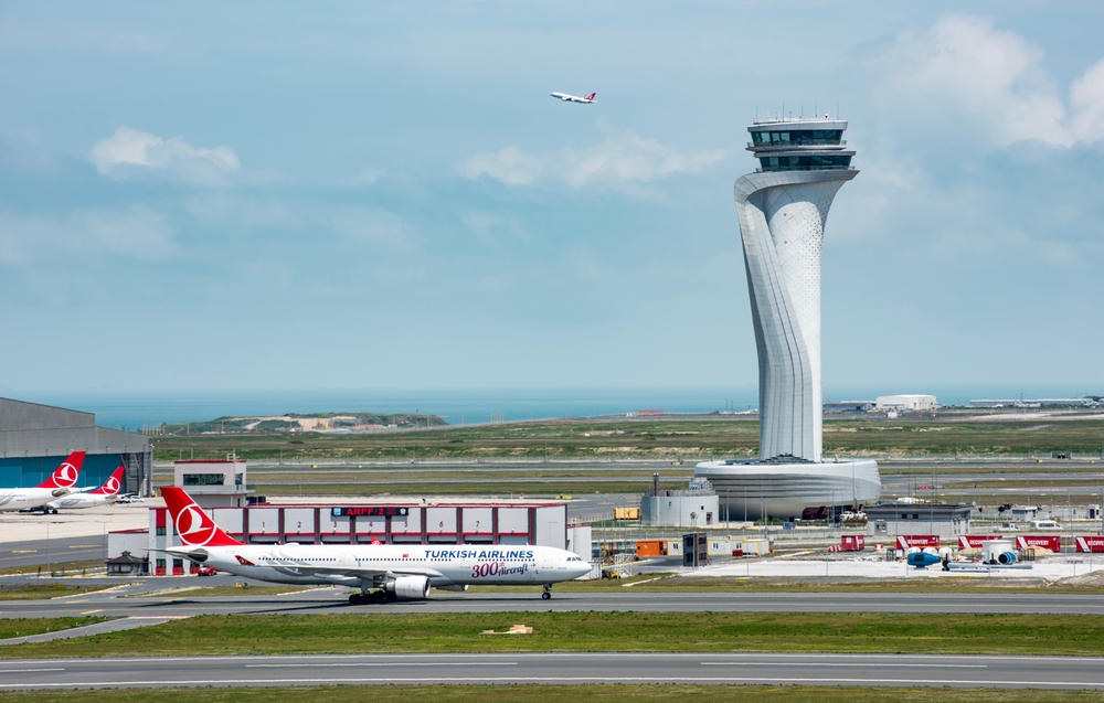 Țara în care pasagerii care îşi desfac centura înainte de oprirea avionului riscă să plătească o amendă