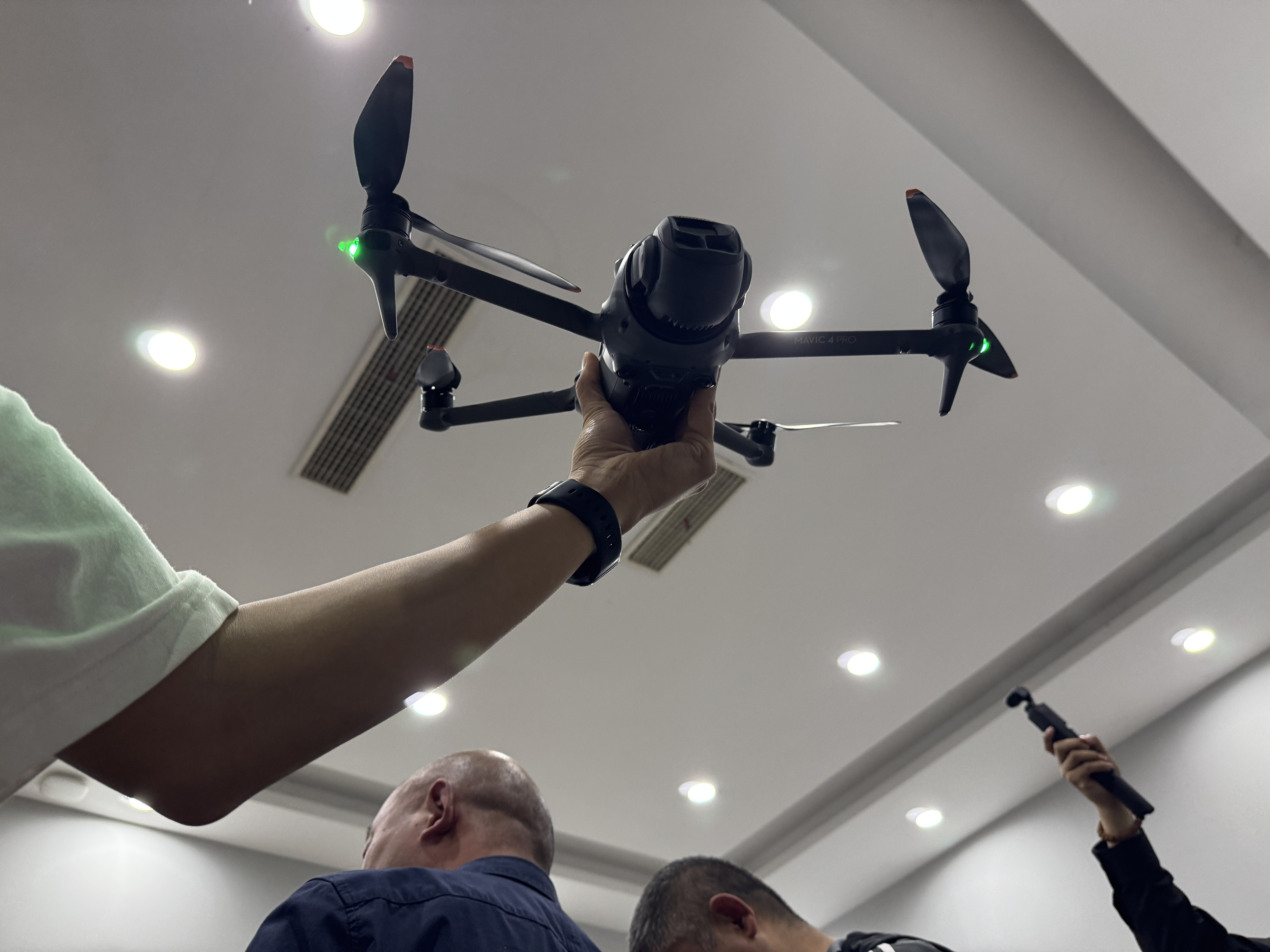 China a întrerupt furnizarea dronelor militare către Occident, în timp ce continuă să le furnizeze Rusiei, acuză Volodimir Zelenski
