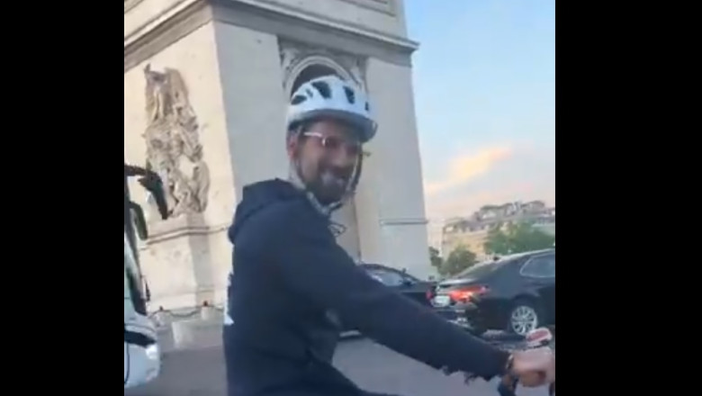 VIDEO  Novak Djokovici, plimbare cu bicicleta prin Paris în plin turneu. „Te iubesc!” „Şi eu te iubesc”