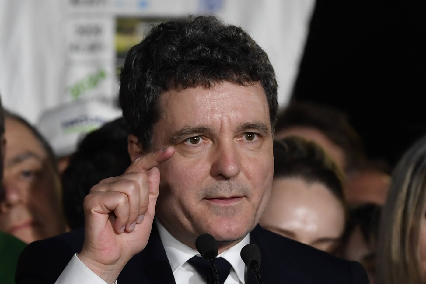 Nicușor Dan, amenințat cu moartea pe o rețea socială. Mesajul a fost scris de un susținător al lui George Simion