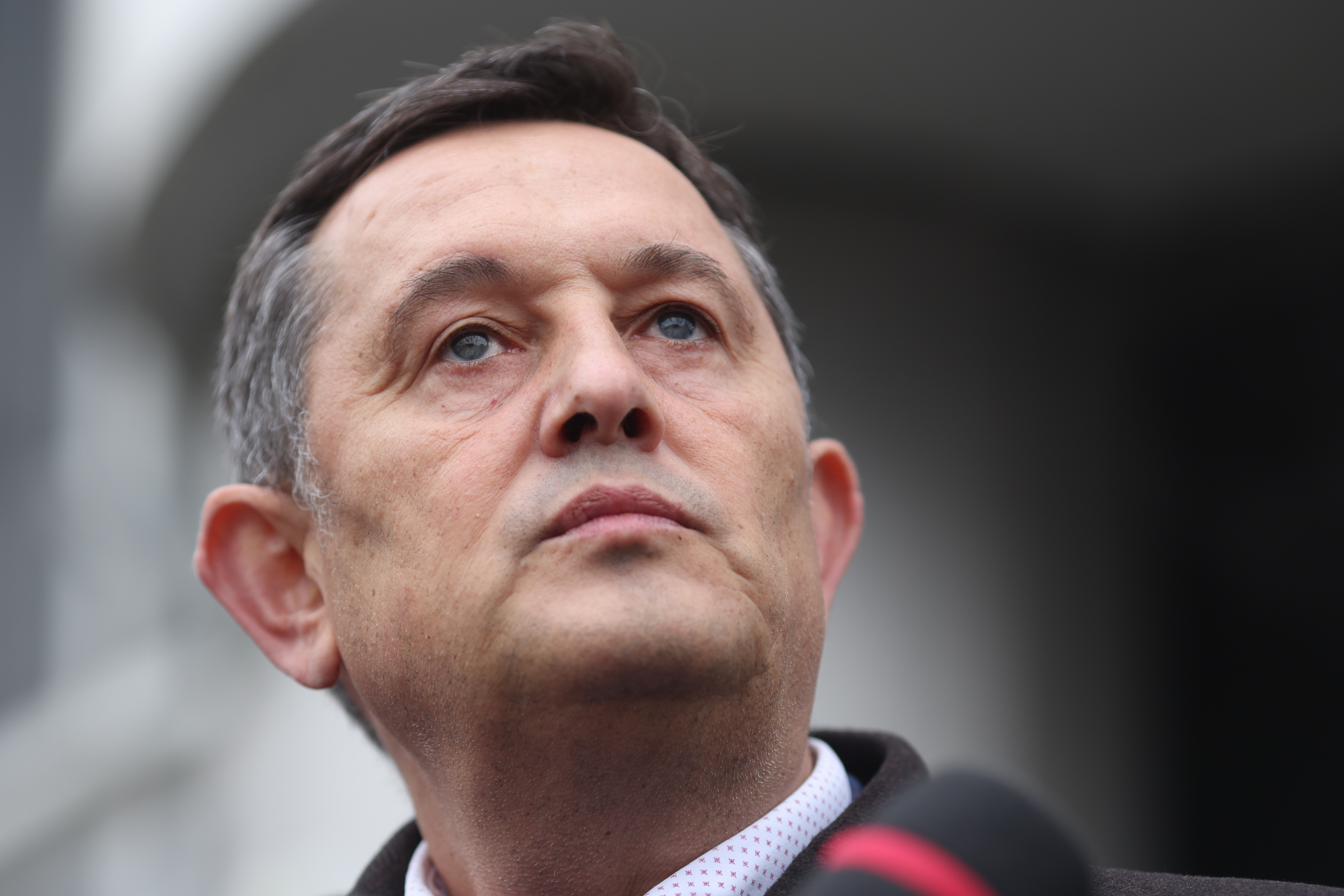 Eurodeputatul AUR, Gheorghe Piperea: Opoziţia pregăteşte 6 moţiuni de cenzură împotriva guvernului Bolojan. Plângere și la CEDO