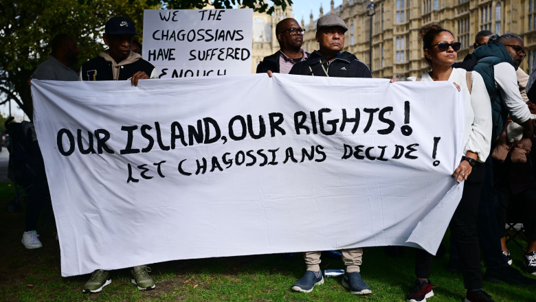 Acordul privind Insulele Chagos, blocat în instanță de două femei de origine chagossiană. Guvernul britanic nu poate semna