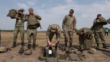 Rezerviști ai armatei române la exercițiul de mobilizare MOBEX.