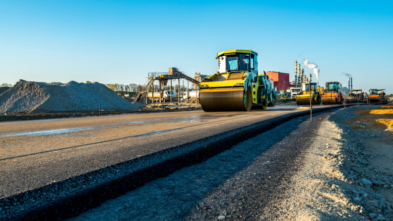 Ministrul Transporturilor: Estimez că anul acesta vor fi daţi în circulaţie 160-170 kilometri de autostradă din A7