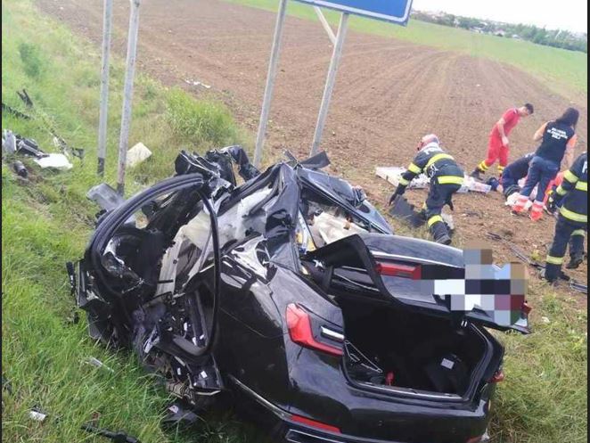 Accident grav între o maşină şi o betonieră: Doi oameni au murit și unul a fost grav rănit