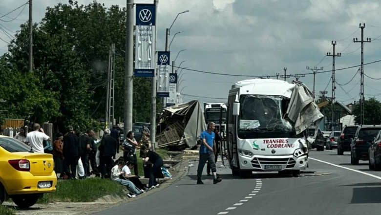 accident-tir-autobuz-iasi-1024x729