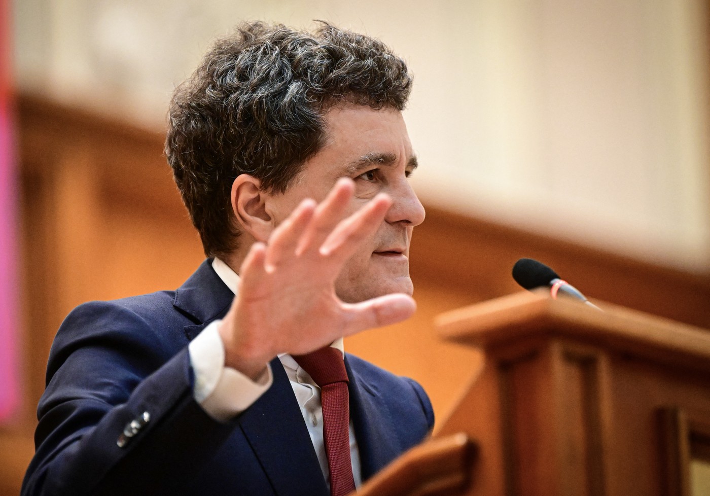 Nicușor Dan, despre aleșii racolați de PSD de la partidele suveraniste: E o dinamică parlamentară, constituțională