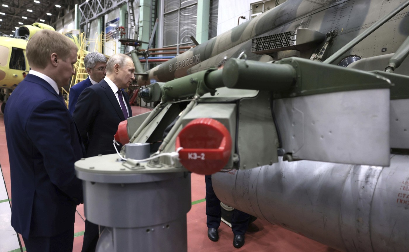 O nouă naționalizare. Vladimir Putin: Companiile care nu îndeplinesc contractele de apărare vor primi directori „de la minister”