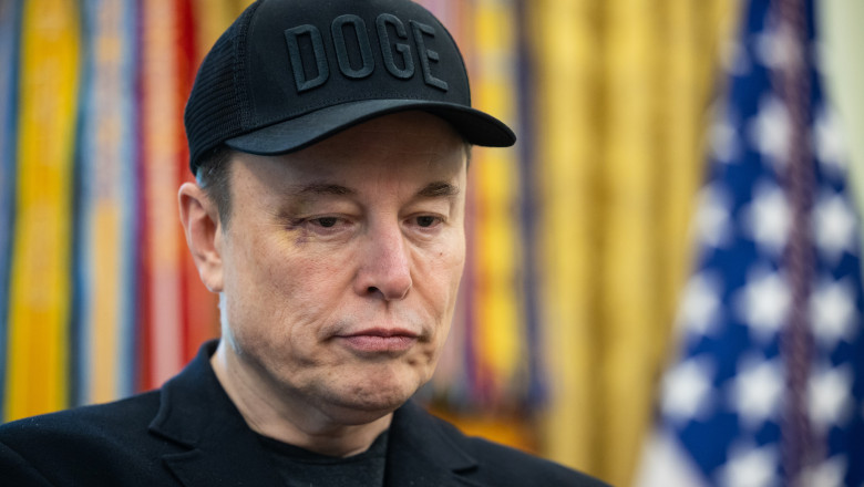 VIDEO  Explicația lui Elon Musk pentru vânătăile de pe fața sa: l-a lovit fiul său, X
