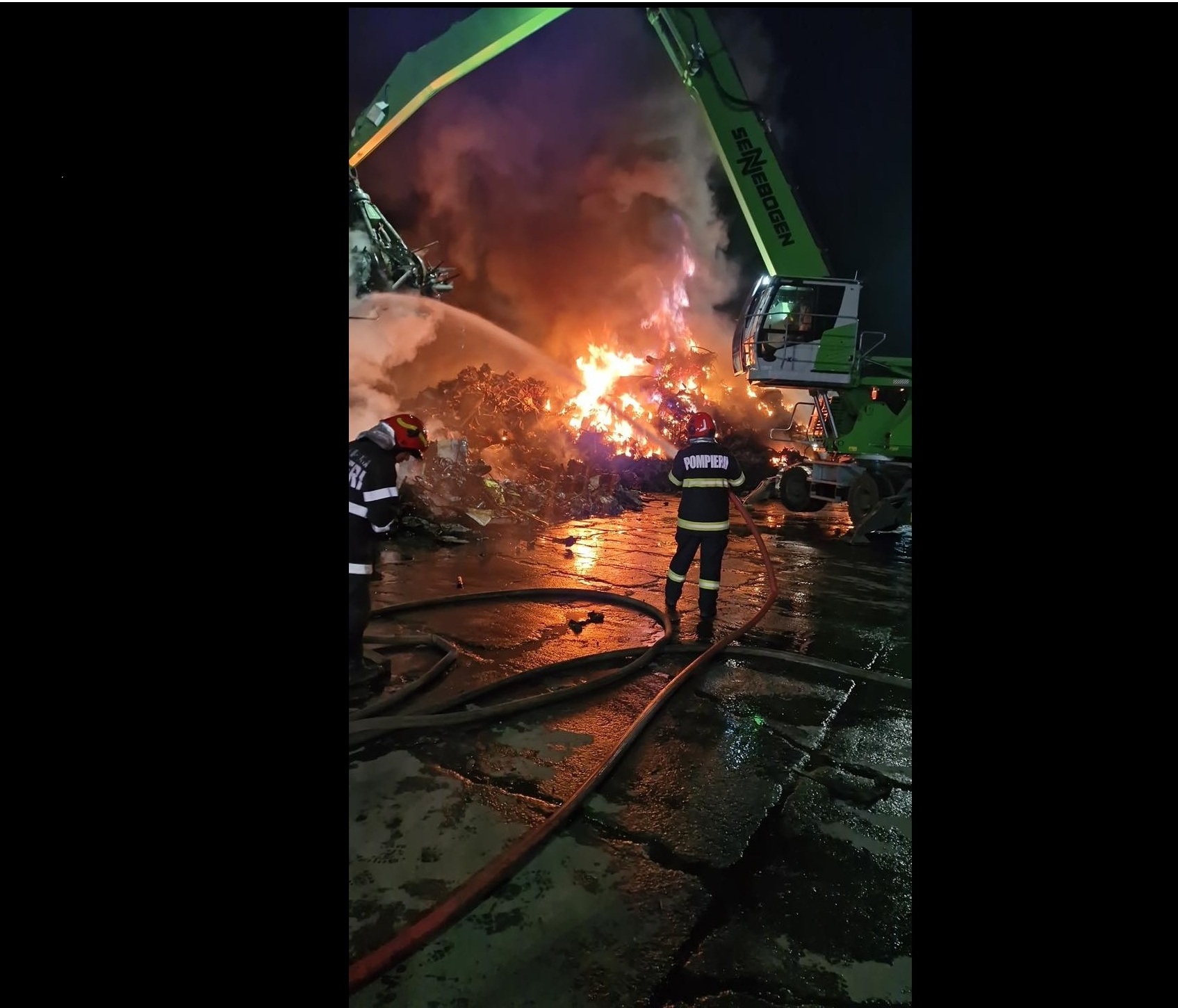 Incendiu în portul Constanța: 800 de tone de deșeuri feroase, cuprinse de flăcări
