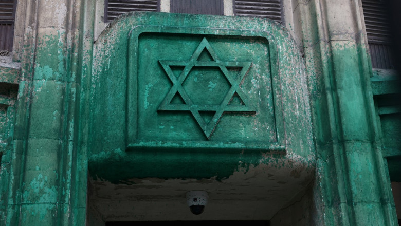 Memorialul Holocaustului și mai multe sinagogi din Paris, vandalizate. „O formă de stigmatizare violentă a evreilor”